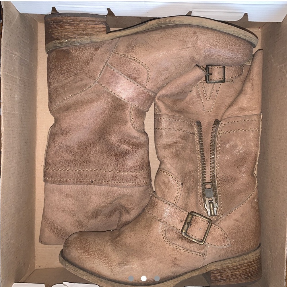 STONE LEATHER STEVE MADDEN CALF BOOTS